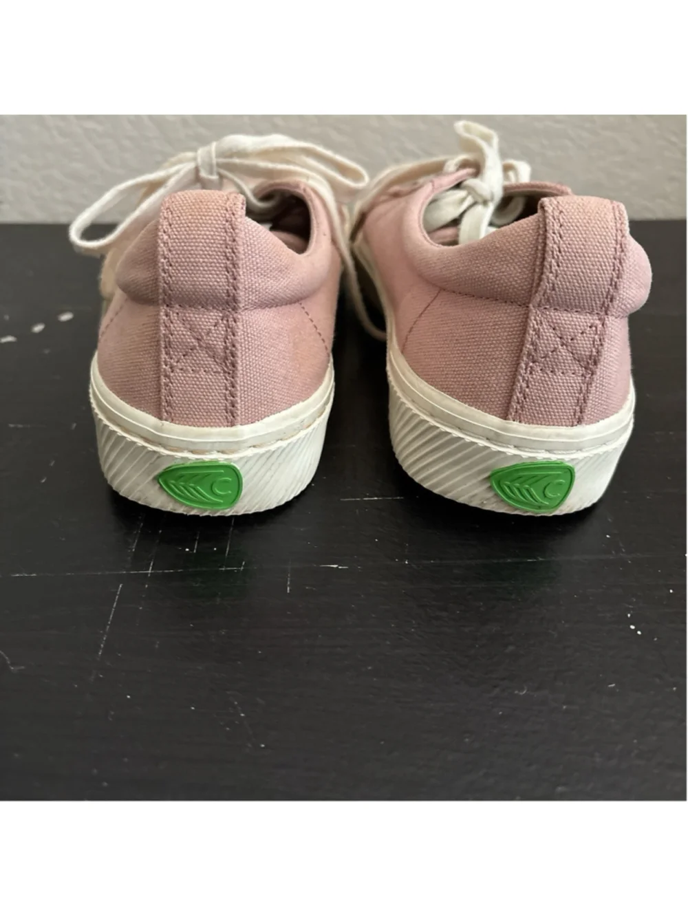 Cariuma OCA Low Women's 7.5 Pink Canvas Cork Sustainable Sneakers EU 38.5